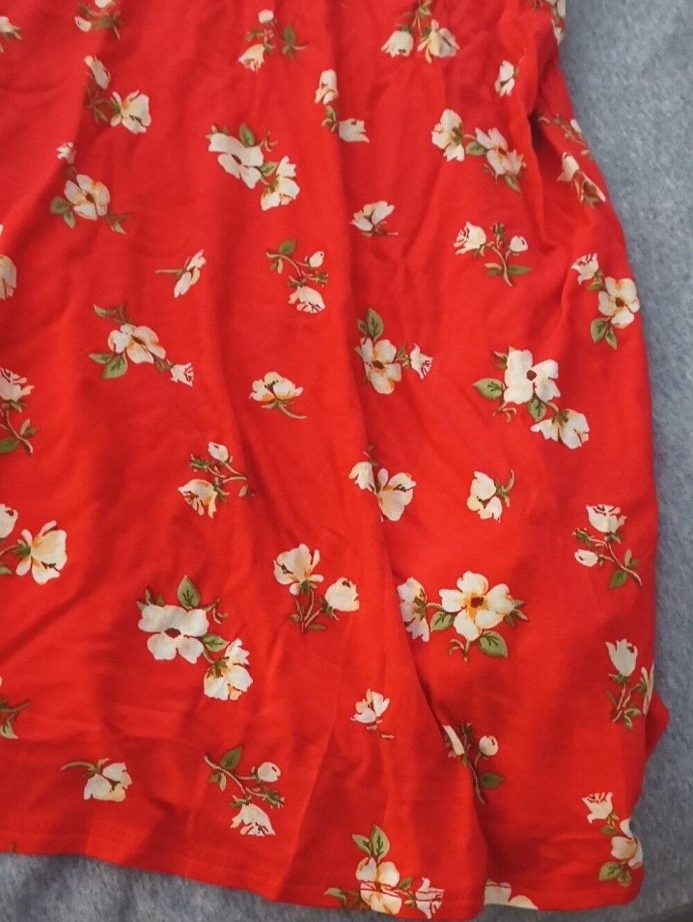 Old Navy Red Floral Scoop Neck Tank - Picture 5 of 5